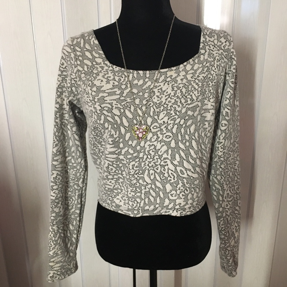 Connection 18 Long sleeve crop top size X-Large